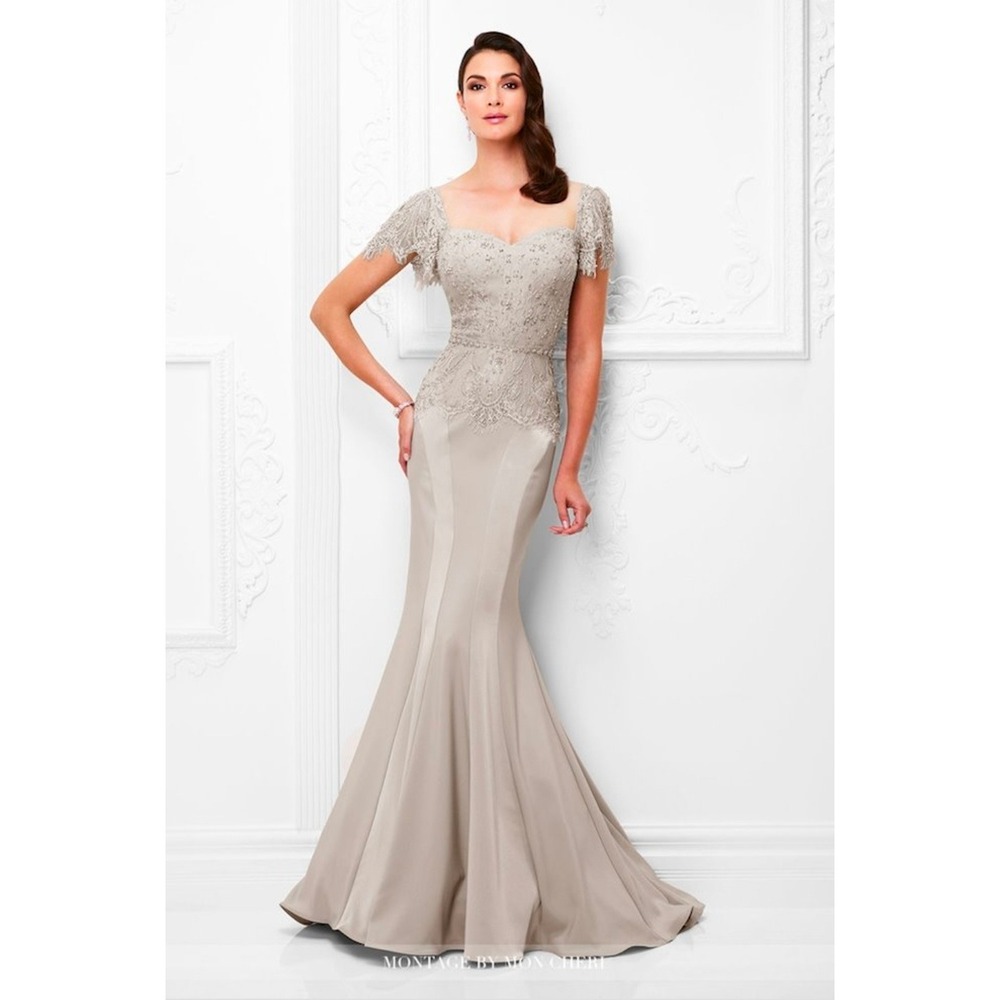 Montage by Mon Cheri Oyster Beaded Lace Mermaid Evening Gown Dress 12 NEW